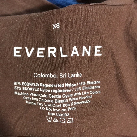 Everlane ReNew The Invisible Bra XS Dark Tan NWT Seamless Cups Sleek Smoothing - Picture 6 of 6